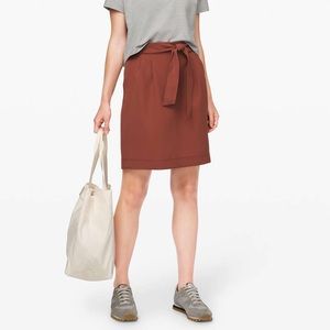 BNWT Lululemon Skirt Noir